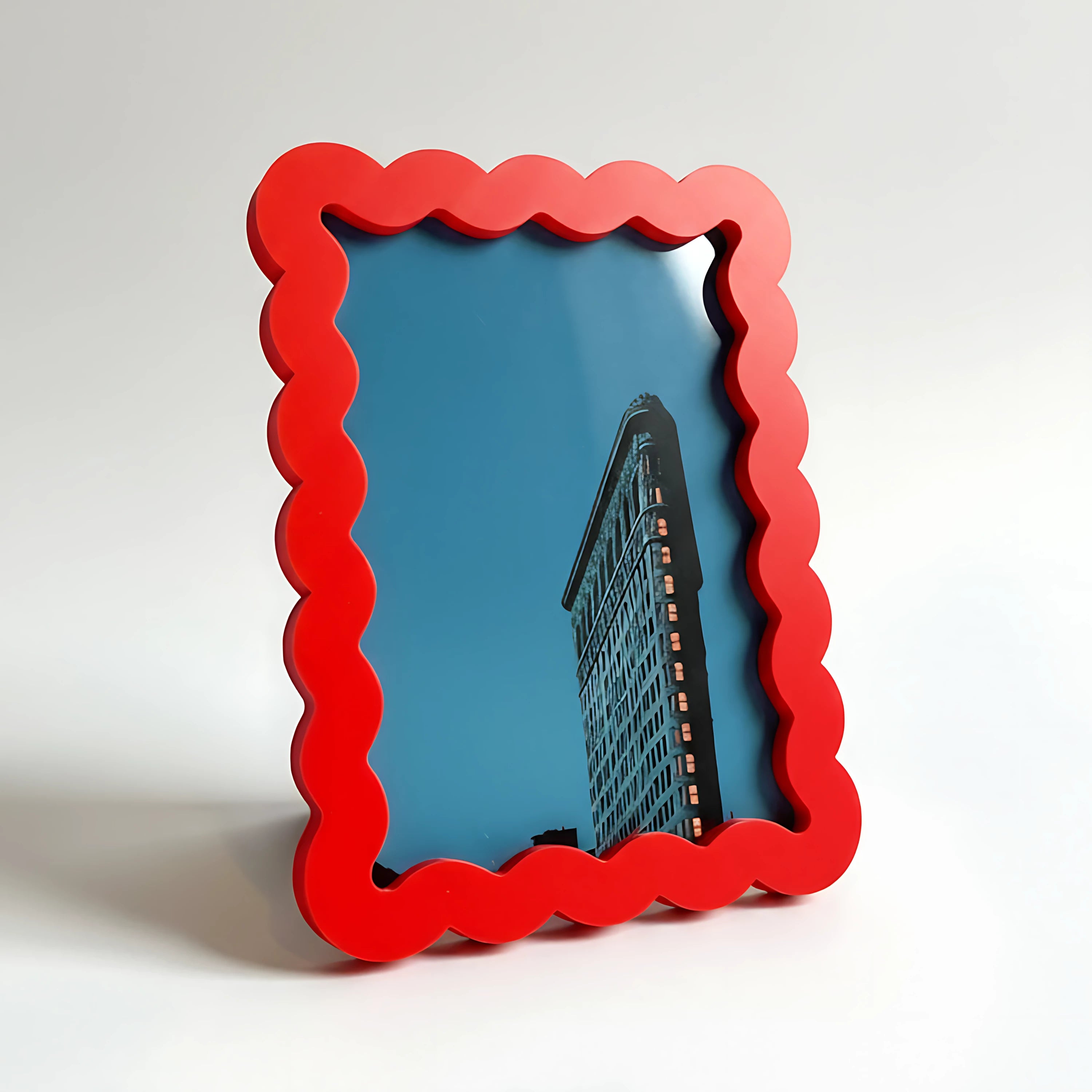 Magnetic Modular Wavey Plastic Frame - Red - 5x7 Inch