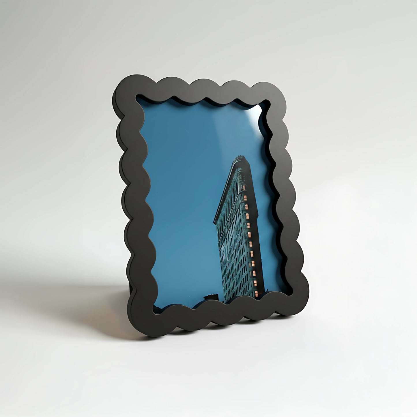 Magnetic Modular Wavey Plastic Frame - Black - 5x7 Inch